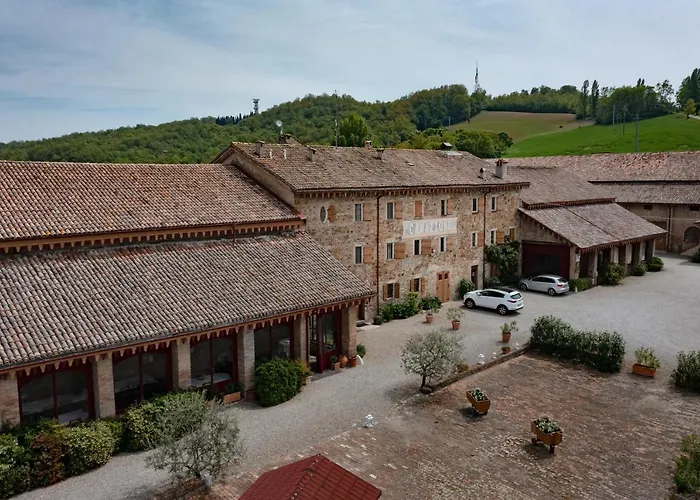 Agriturismo Cavazzone Lantgård