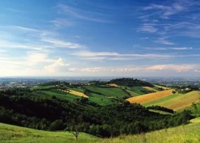 Agriturismo Cavazzone Lantgård Regnano (Reggio Emilia)